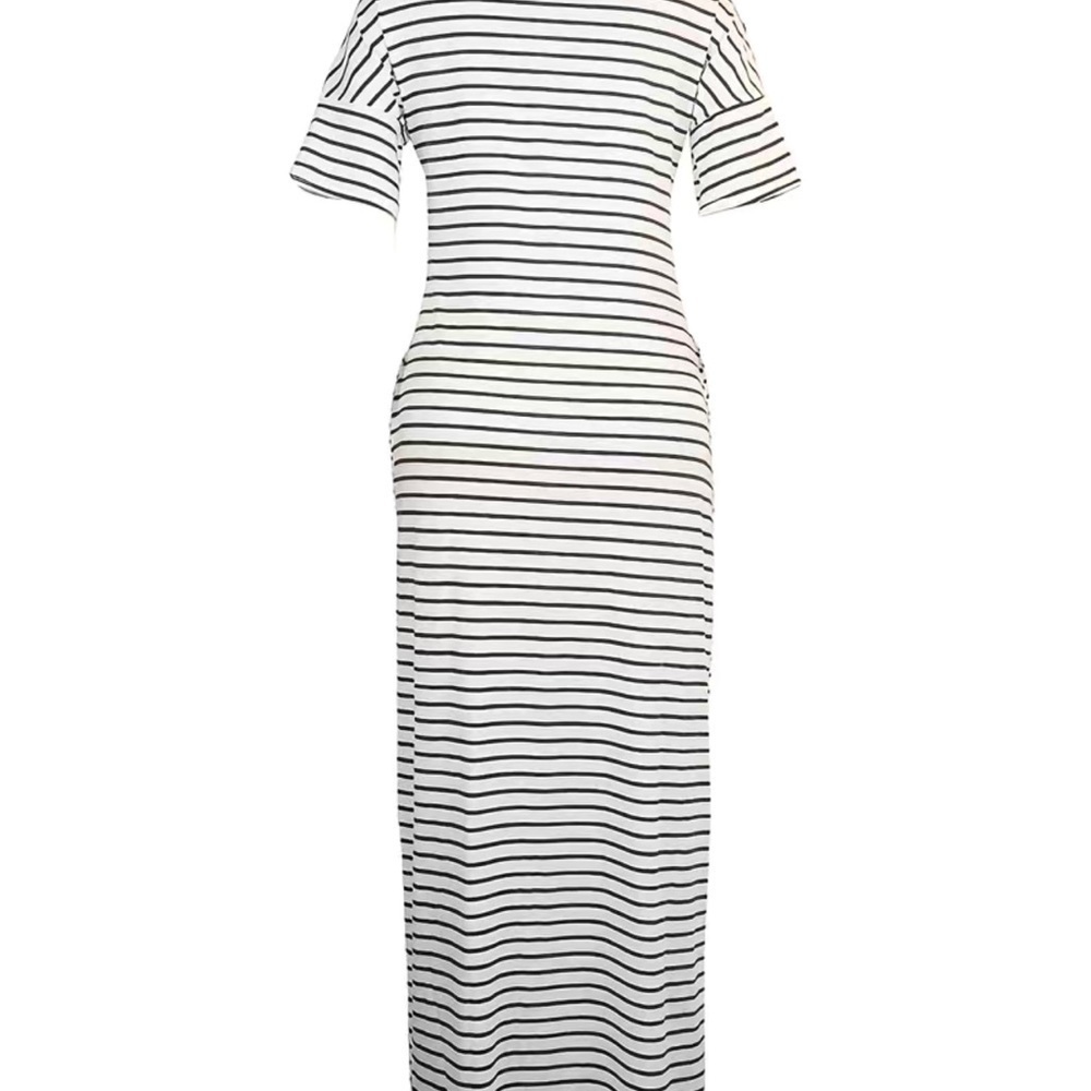 Black and white stripped maxi dress. So soft. Has pockets. Two sizes - Picture 2 of 6